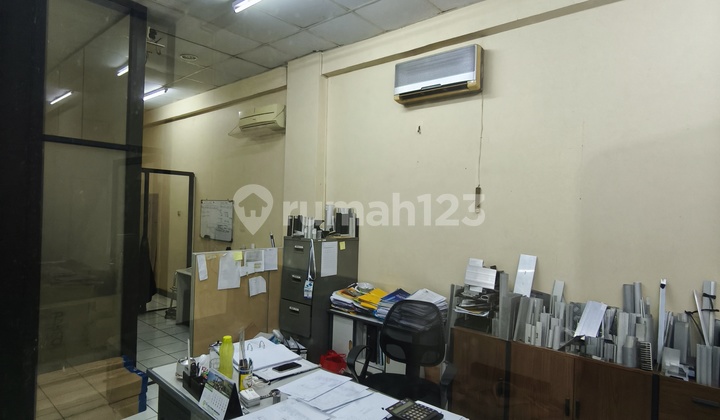 Redtop Pecenongan Shop House