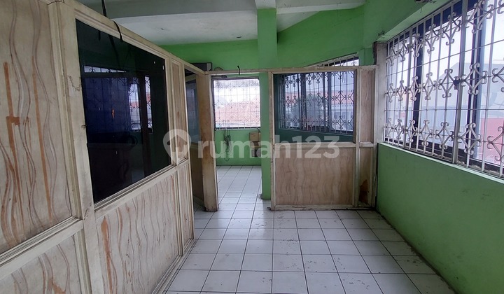 Ruko strategis hoek di Asemka pintu kecil  4