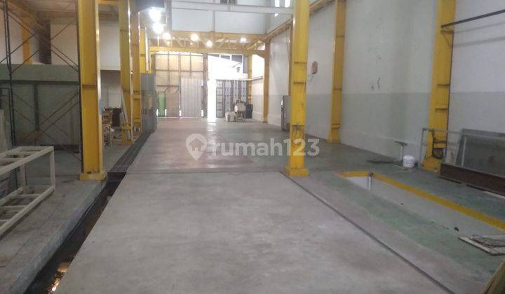 Gudang Sewa Pondok Bambu Jakarta Timur Parkir Luas 1