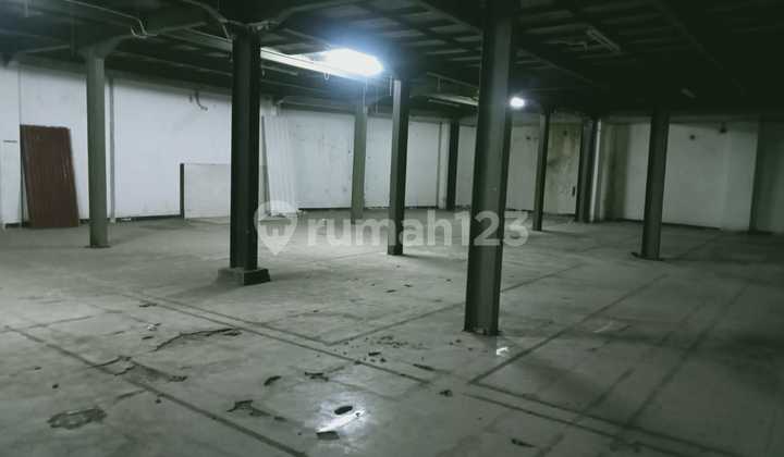 Warehouse in Daan Mogot Has Office Warehouse in Daan Mogot Has Office
