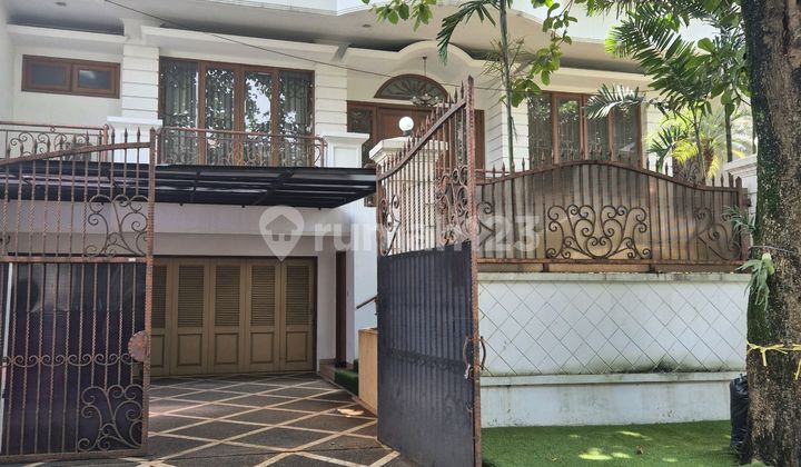 Rumah Siap.huni.lok.strategis di Pondok Indah