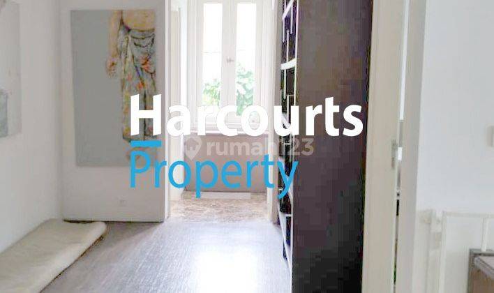 Rumah di hook area dekat senayan di jual 4