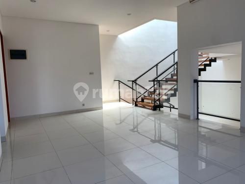 Rumah disewakan di Pondok Indah bisa untuk kantor 2