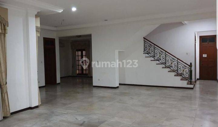 Rumah disewakan untuk kantor di Kebayoran Baru 2