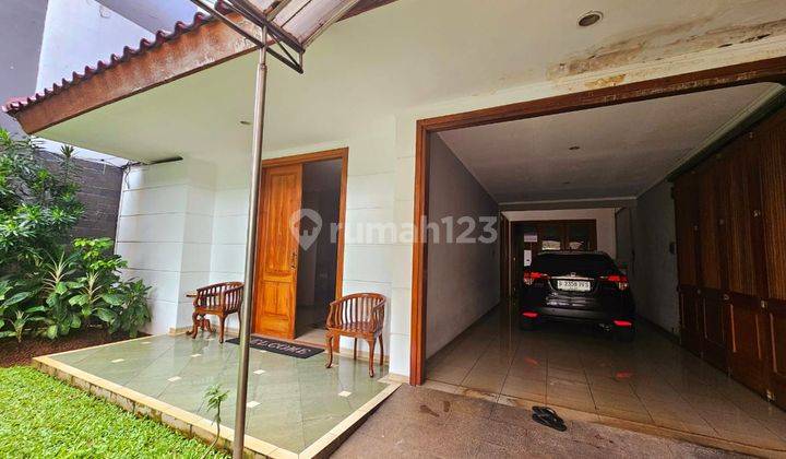 Rumah 2 Lantai Bagus di Menteng 1