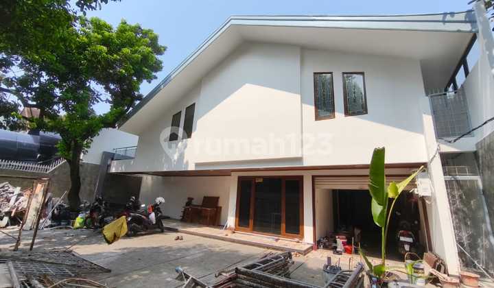 Rumah untuk Kantor di Blok M Rumah untuk Kantor di Blok M