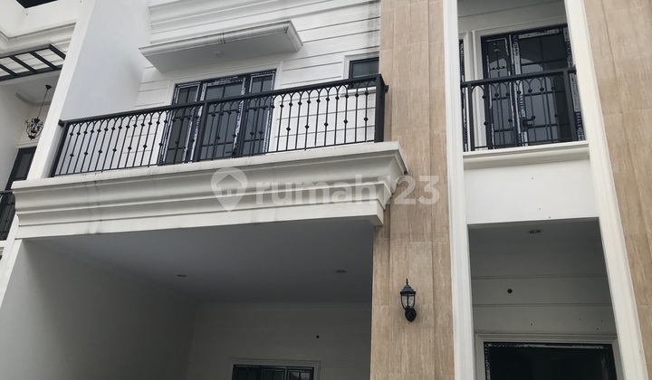 Rumah Baru Jagakarsa Dalam Cluster Dekat Tol