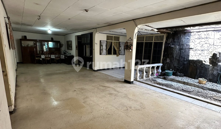 For Sale Classic House in Otista Cawang. 2