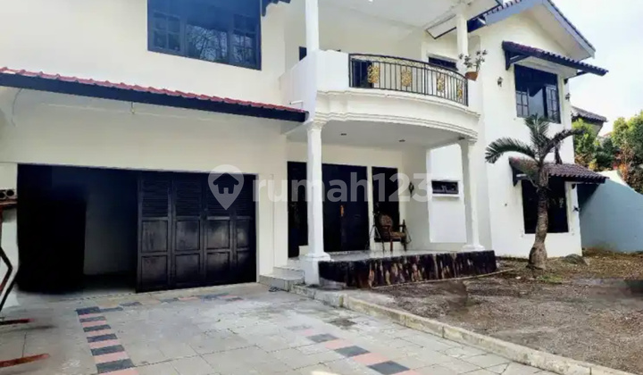 Luxury House in Cinere Priced Below NJOP. Luxury House in Cinere Priced Below NJOP.