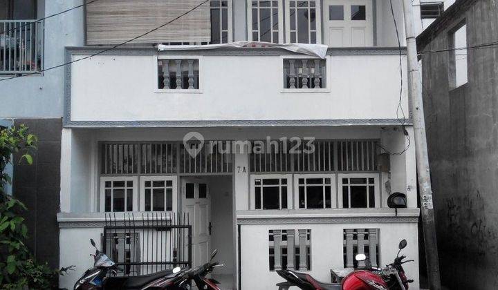 Rumah 2 Lantai Area Jakarta Pusat 2