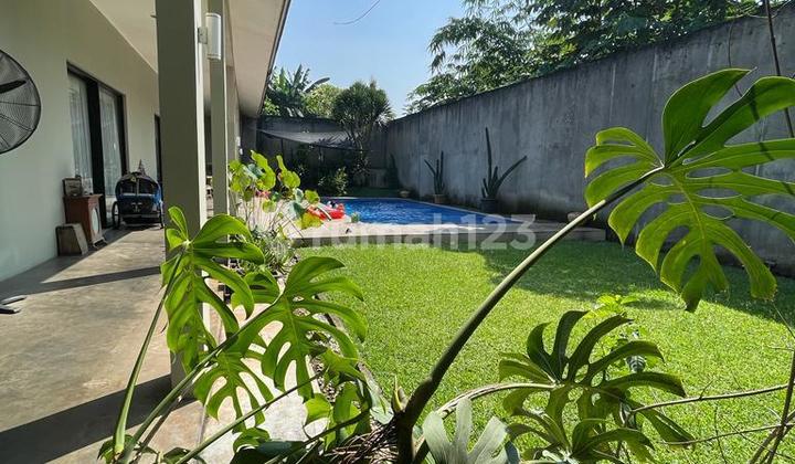 Rumah Luas Nyaman Ada Pool Dan Taman Luas Pondok Aren 2
