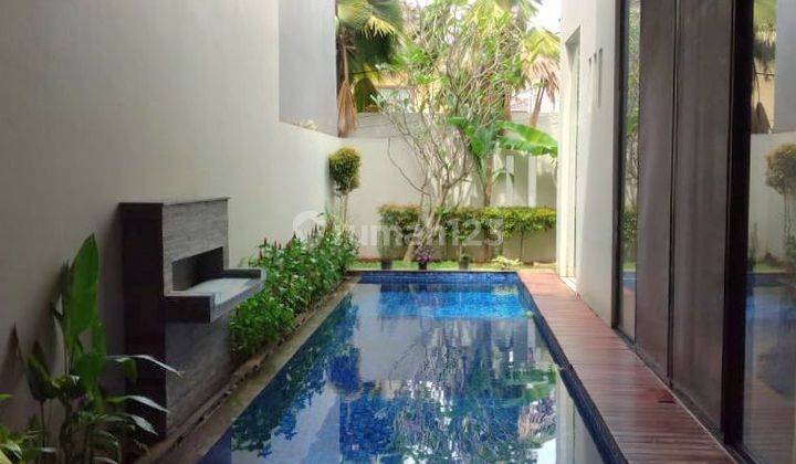 Rumah Mewah Bagus ada Pool di Jeruk Purut 1