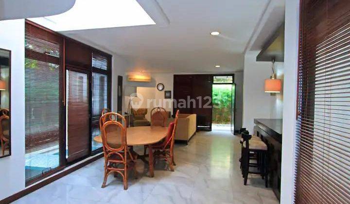 Rumah Modern ada Pool dalam Cluster di Cipete 1