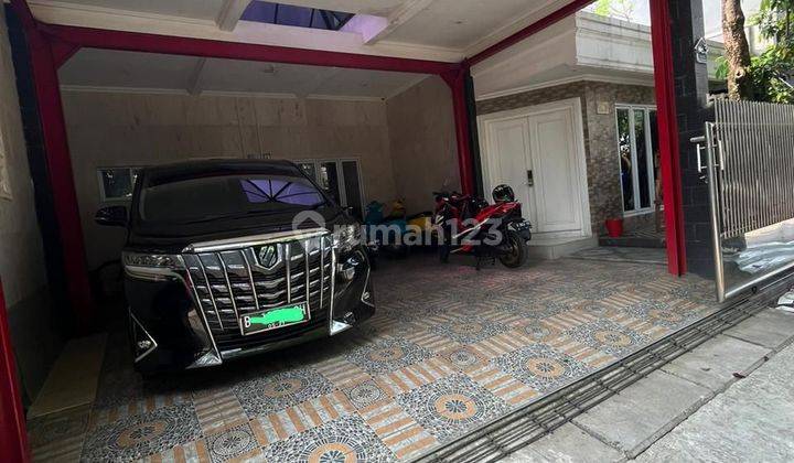 Rumah Bagus Modern dalam Komplek Perumahan Cirendeu 2