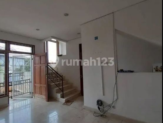 Rumah Siap Huni 2 Lantai Lokasi Strategis di Radio Dalam