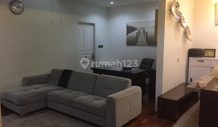 Rumah Hook 2 Lantai Bonus Tanah dalam Komplek di Cinere  2