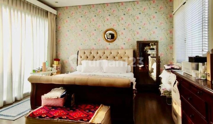 Rumah Mewah dan Megah 2 Lantai Semi Furnish  2