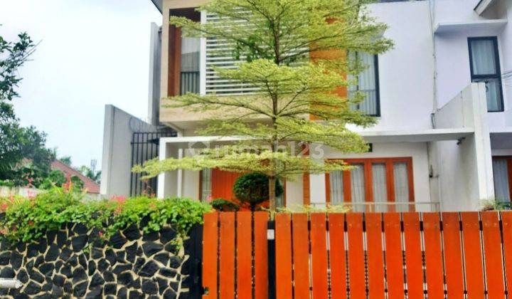 Rumah 3 Lantai ada Basement Fully Furnished Bagus 1