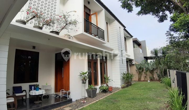 Spacious, Comfortable, and Lush House in Bintaro Sector 9