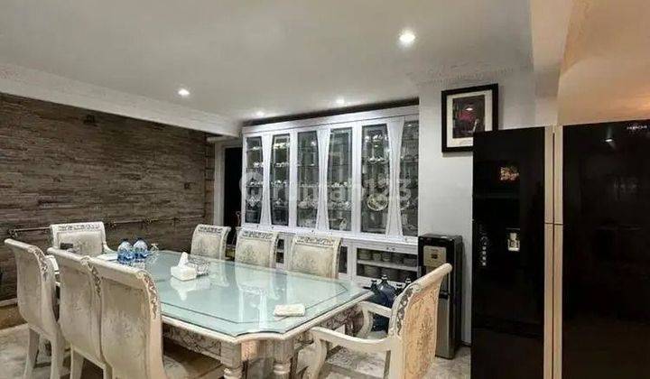 Rumah Mewah dan Megah Semi Furnish di Pejaten 2