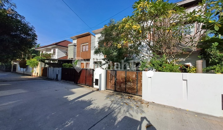 2-Story Spacious Rental House in a Gated Community in Cinere 2