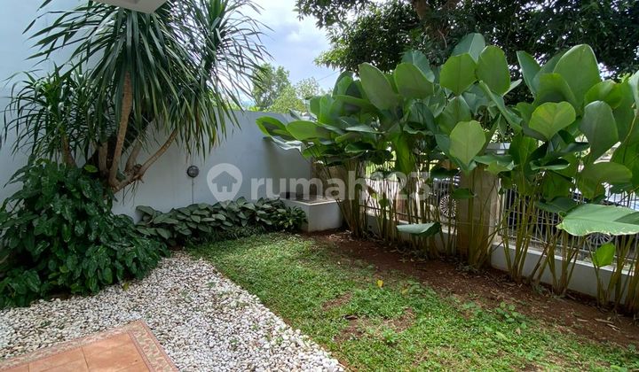 Rumah Bagus Siap Huni Depan Taman Dalam Komplek Dekat Cinere Mall