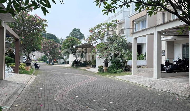 Rumah 2 Lantai Dalam Cluster Fasilitas Lengkap di Lebak Bulus