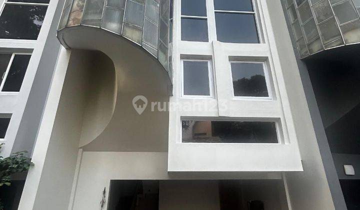 Rumah Modern Bagus Siap Huni Dalam Cluster Pasar Minggu  1