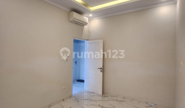 Rumah Mewah American Style Di Komplek Perumahan Jagakarsa 2