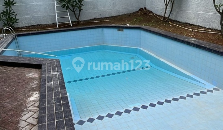 Rumah Sewa Mewah Ada Swimming Pool Dekat MRT Lebak Bulus 2