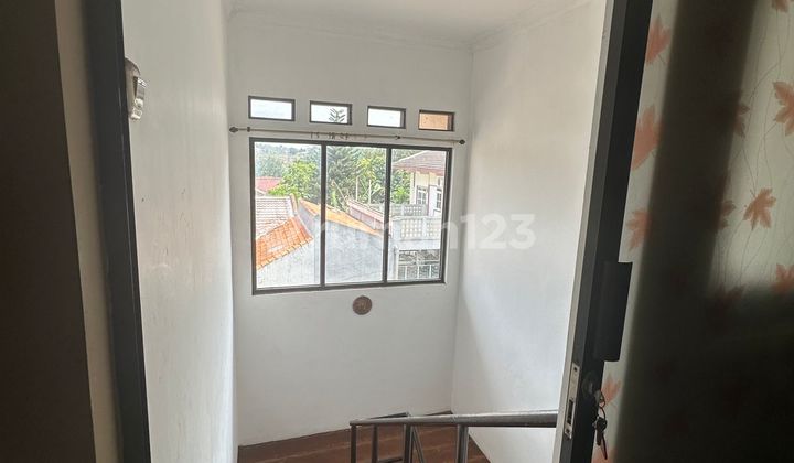 Well-Maintained Secondary House in a Complex Near Brigif Toll Road. 2
