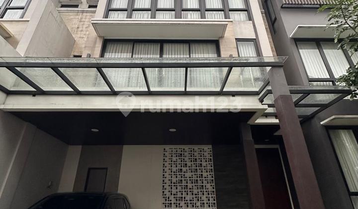 Nice Modern Rental House Near Lebak Bulus