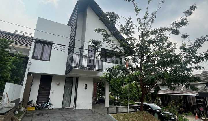 Scandinavian Modern Hook House in Cinere Cluster