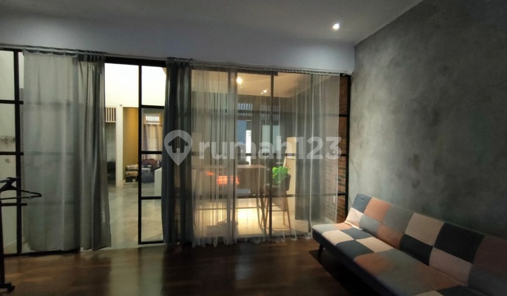 Rumah Sewa Industrial Modern 2 Lantai di Lebak Bulus Rumah Sewa Industrial Modern 2 Lantai di Lebak Bulus