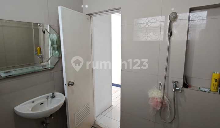 Comfortable, Move-in Ready House in a Complex in Ciputat 2