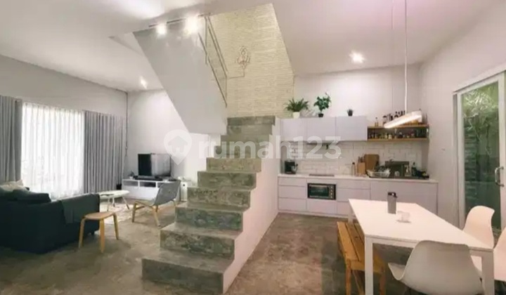 Rumah Industrial Modern Furnished Ada Rooftop di Cirendeu