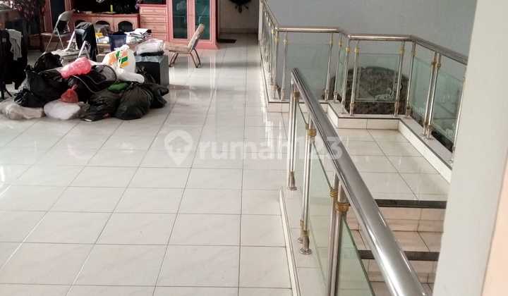 Dijual Rumah Luas 2 Lantai Di Jalan Kiwi 2