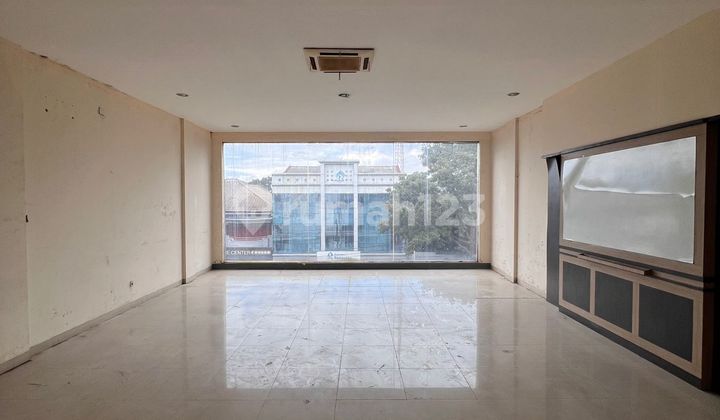 Rental of a Shop House on Main Road Karapitan Bandung, Formerly Bank BNI, Electricity 35 Kva