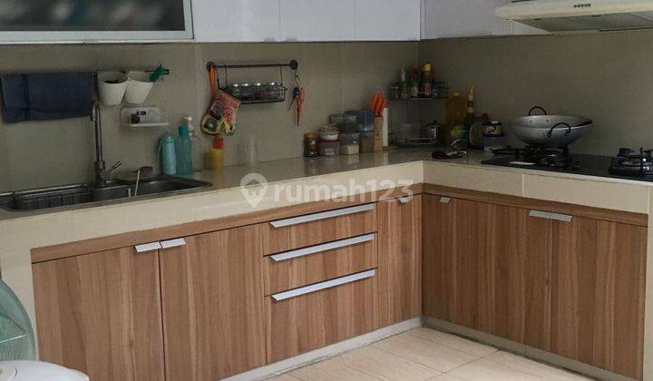 Dijual Rumah 2 Lantai Asri Dan Terawat Di Istana Regency 2 2