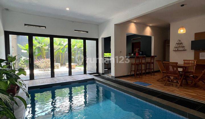 Dijual Villa Dengan Private Pool Di Cipaku 1