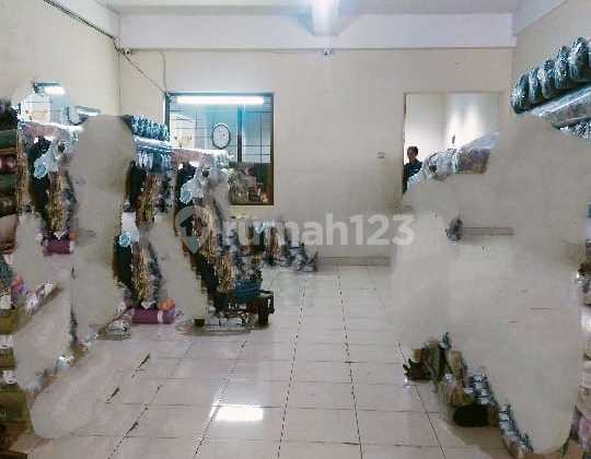 Main Road Dulatip 3-Storey Shop House for Rent - Strategic & Ready to Use!