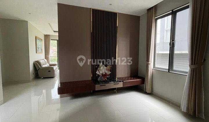 Disewakan Rumah Mewah 3 Lantai Di Dago Pakar Resort 2