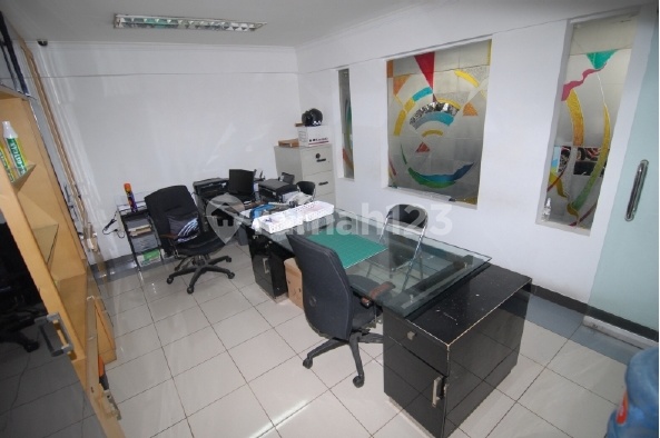 For Sale Strategic Showroom Building On Mainroad Ciateul For Sale Strategic Showroom Building On Mainroad Ciateul