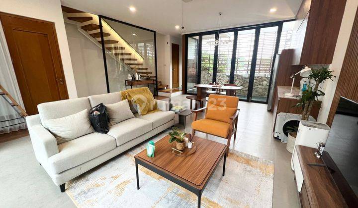 Tinggal Bawa Koper Rumah Keren Di Kemang‼️ 1