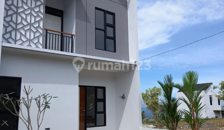 Rumah Lux 2 Lt Dkt Pemkab Dp Ringan 