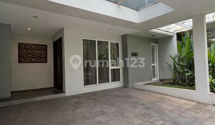 Rumah 2 Lantai Serenia Hills Konsep Minimalis