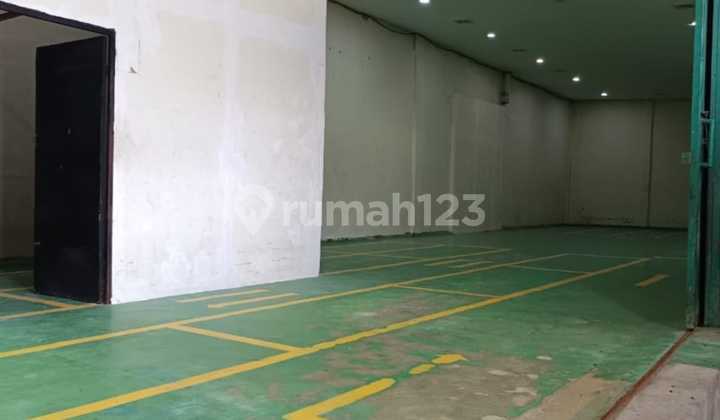 Warehouse for Rent in Kapuk Livestock Farming Warehouse for Rent in Kapuk Livestock Farming