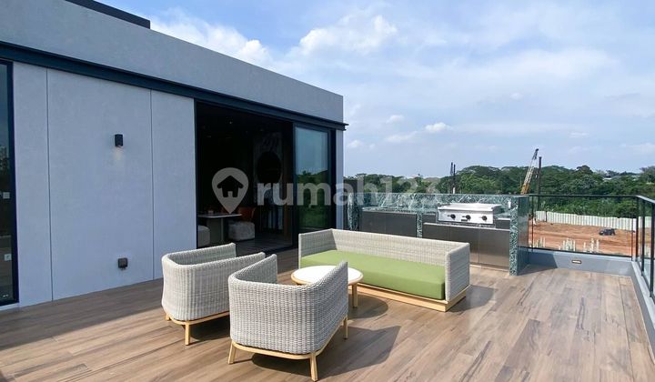 Rumah Sultan Layton Full Furnish Sudah Ada Kolam Renang 2