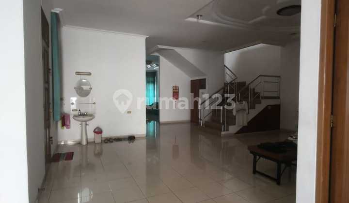 Dijual Rumah Siap Huni 2lt Lokasi Strategis di Jakarta Pusat