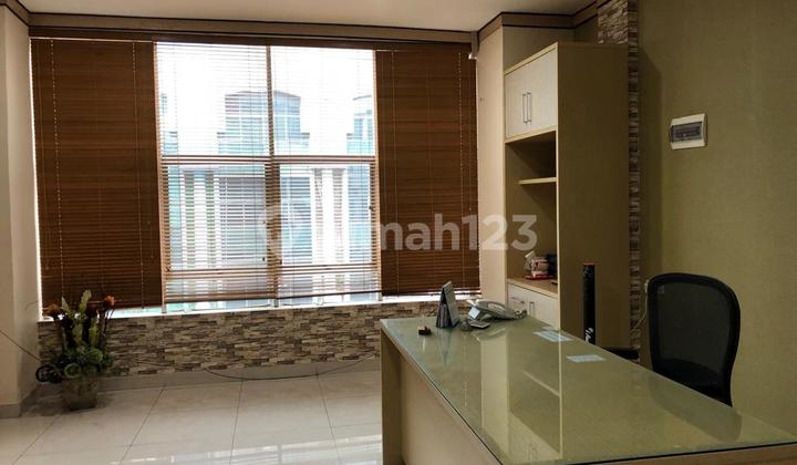 5890-Di di Jual Ruko 4 Lantai Disunter